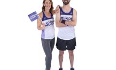 runners with purple flag